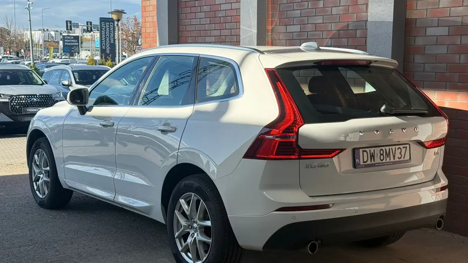 VOLVO XC60 XC60 B4 B Momentum Pro aut
