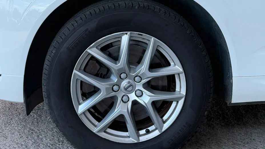 VOLVO XC60 XC60 B4 B Momentum Pro aut