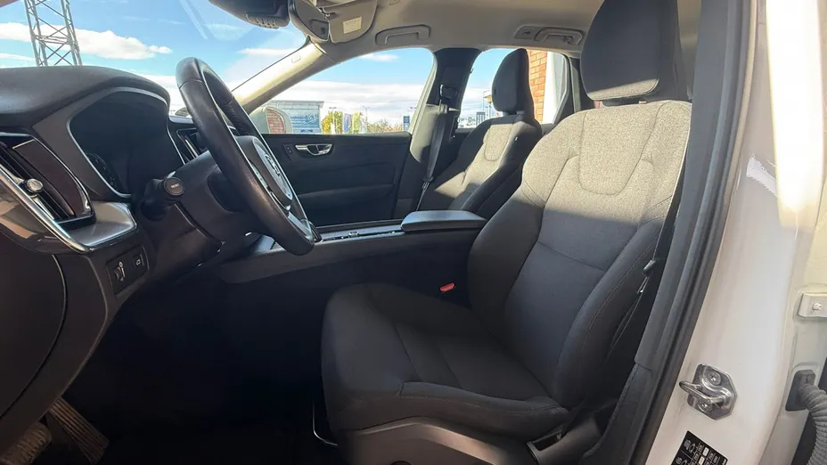 VOLVO XC60 XC60 B4 B Momentum Pro aut