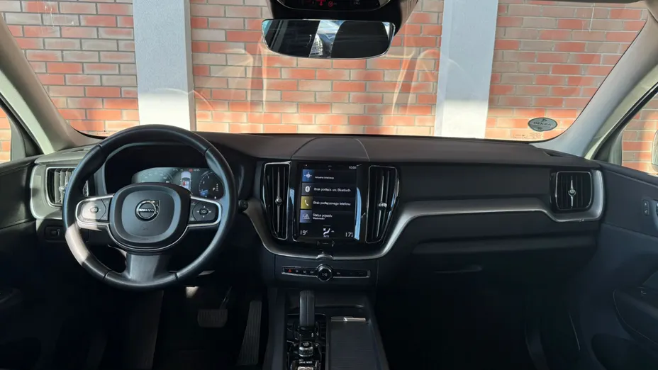 VOLVO XC60 XC60 B4 B Momentum Pro aut