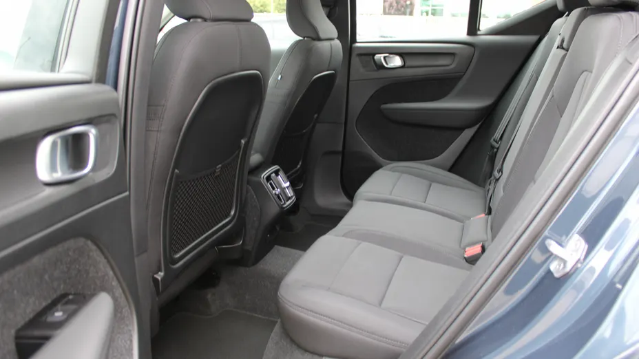 VOLVO XC40 XC40 T3 Momentum Pro aut