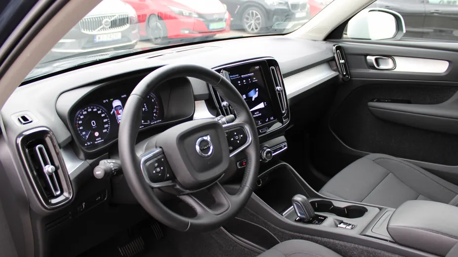 VOLVO XC40 XC40 T3 Momentum Pro aut