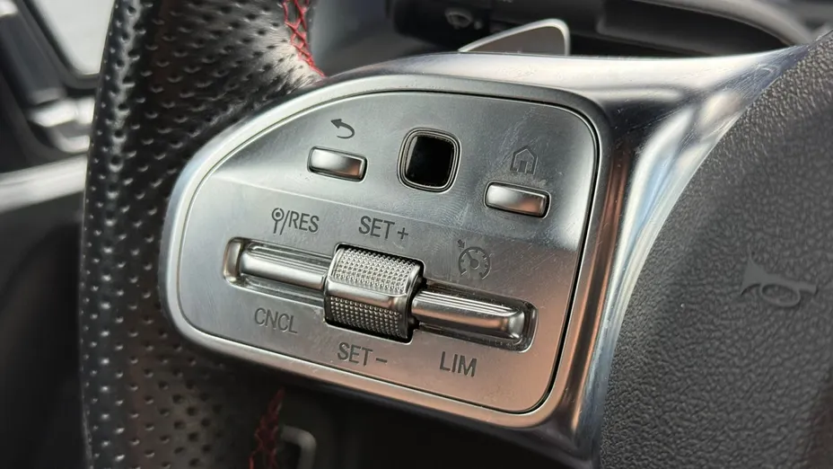 MERCEDES-BENZ CLA CLA 200 AMG Line 7G-DCT