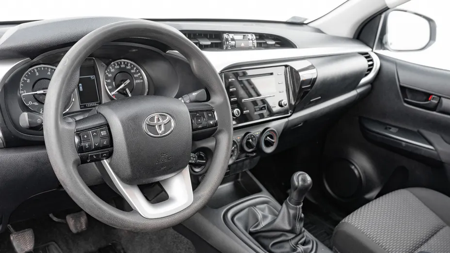TOYOTA HiLux Hilux 2.4 D-4D Double Cab DLX 4x4