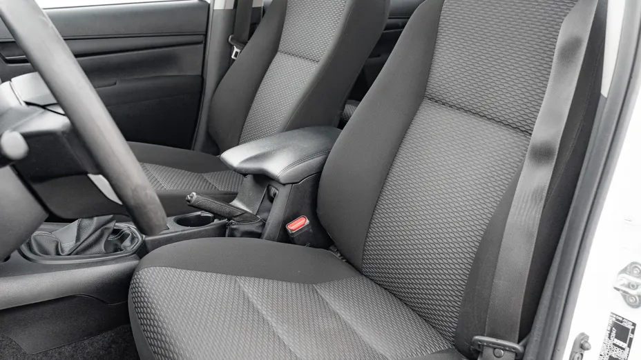 TOYOTA HiLux Hilux 2.4 D-4D Double Cab DLX 4x4