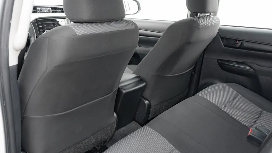 TOYOTA HiLux Hilux 2.4 D-4D Double Cab DLX 4x4