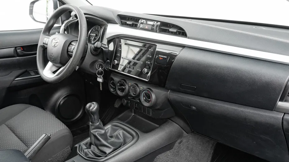 TOYOTA HiLux Hilux 2.4 D-4D Double Cab DLX 4x4