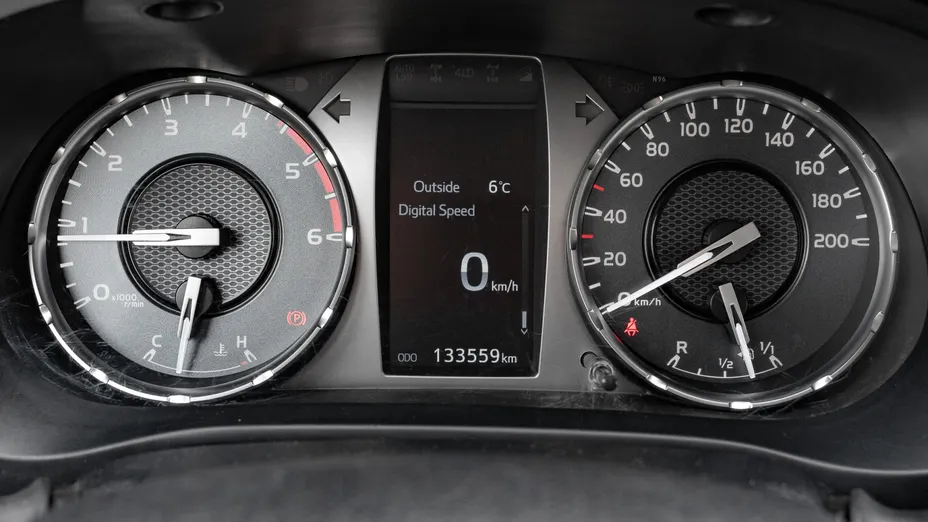 TOYOTA HiLux Hilux 2.4 D-4D Double Cab DLX 4x4