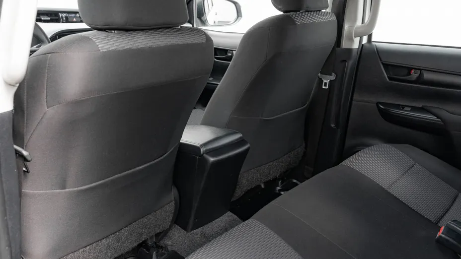 TOYOTA HiLux Hilux 2.4 D-4D Double Cab DLX 4x4