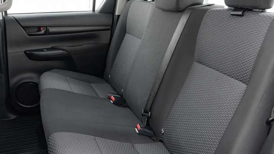 TOYOTA HiLux Hilux 2.4 D-4D Double Cab DLX 4x4