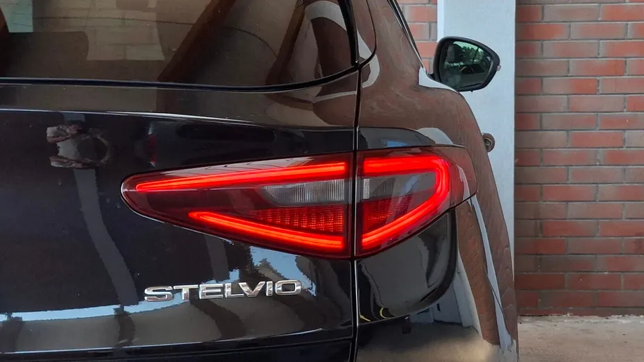 ALFA ROMEO Stelvio Stelvio 2.0 Turbo Veloce Q4 aut
