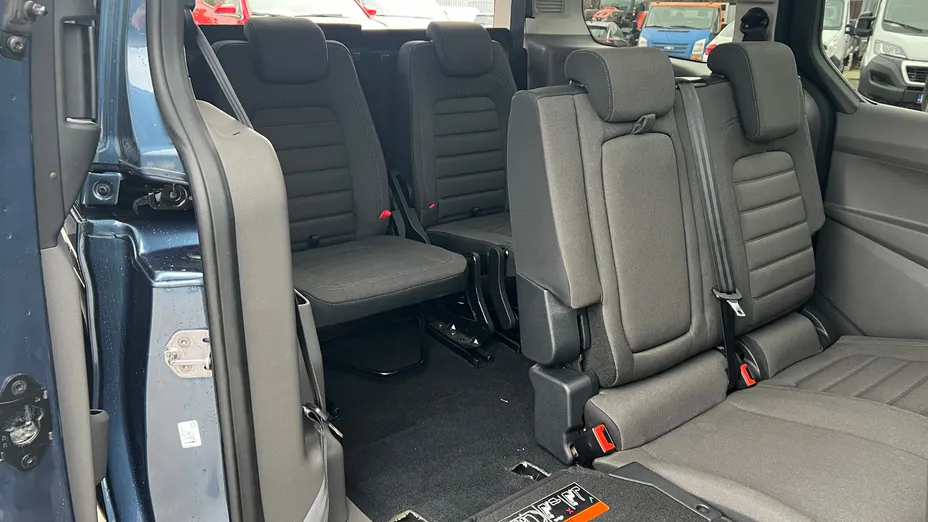 FORD Tourneo Connect Gr. Tourneo Connect 1.5 EcoBlue Titanium PowerShift