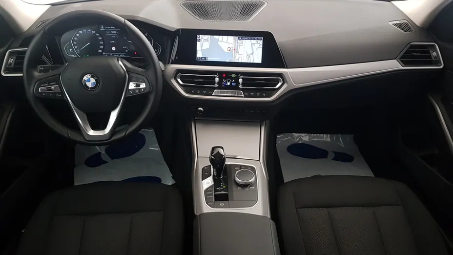BMW Seria 3 318d Advantage aut