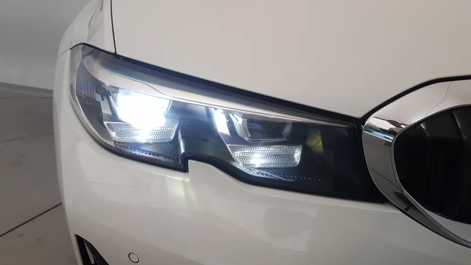 BMW Seria 3 318d Advantage aut