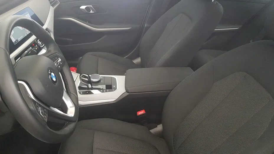 BMW Seria 3 318d Advantage aut