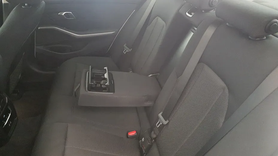BMW Seria 3 318d Advantage aut