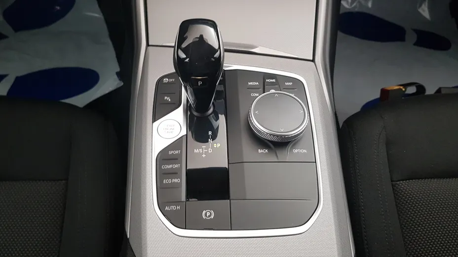 BMW Seria 3 318d Advantage aut