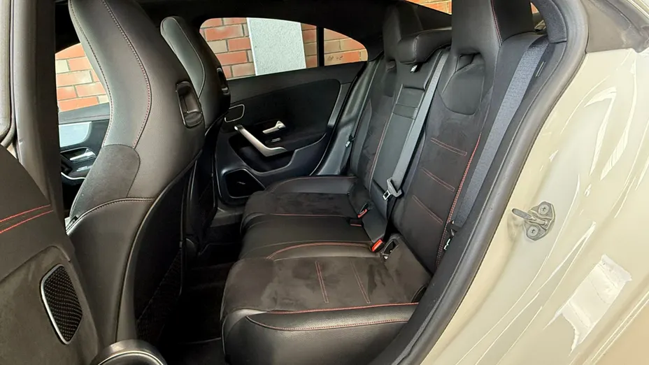 MERCEDES-BENZ CLA CLA 200 AMG Line 7G-DCT