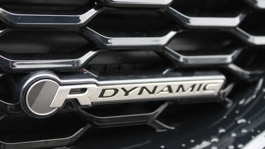 JAGUAR XE XE 2.0 D200 mHEV R-Dynamic SE aut Nowy