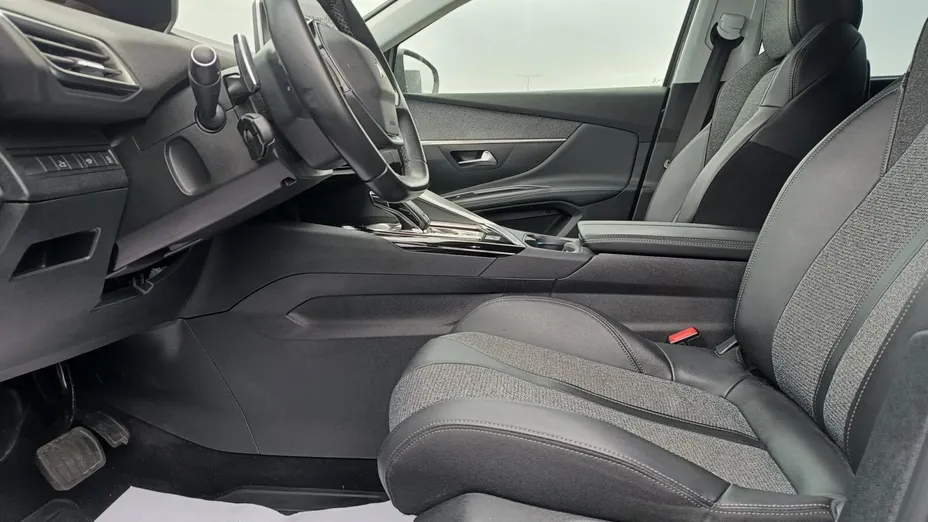 PEUGEOT 5008 5008 1.6 PureTech Allure S&S EAT8