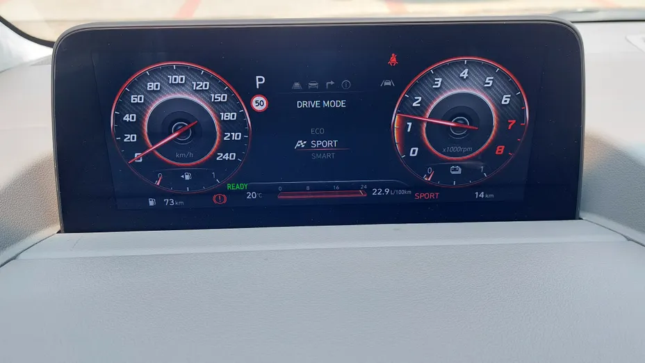 HYUNDAI Staria Staria 1.6 T-GDI HEV Luxury aut Nowy