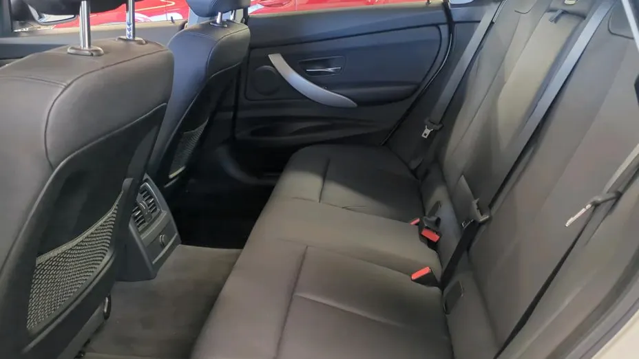 BMW Seria 3 320i GPF xDrive Advantage aut