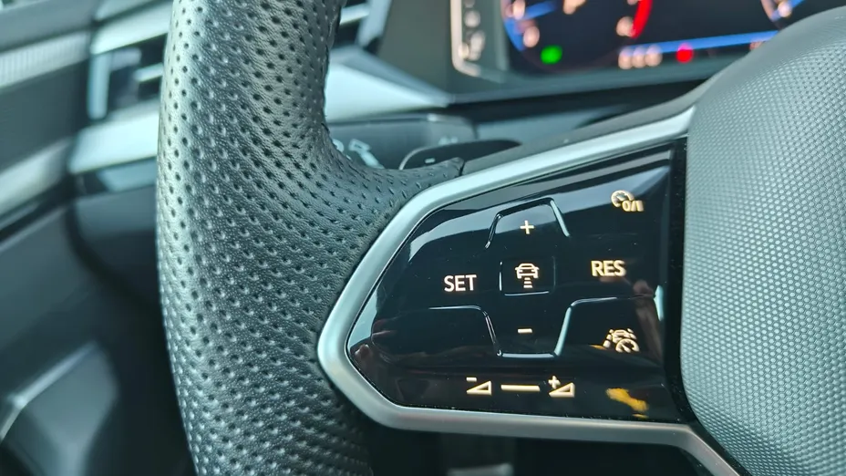 VOLKSWAGEN Arteon Arteon 2.0 TSI R-Line DSG