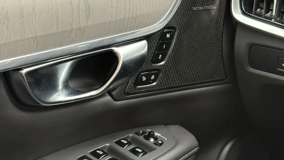 VOLVO V90 V90 T6 AWD Plug-In Hybrid Plus Dark aut