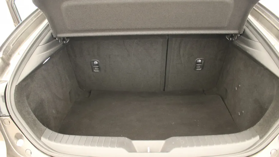MAZDA 3 3 2.0 mHEV Hikari aut