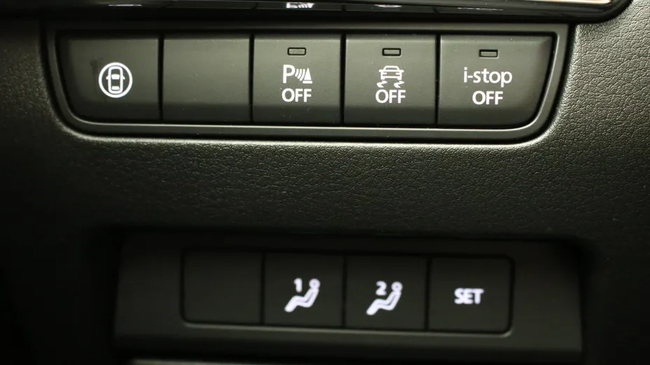 MAZDA 3 3 2.0 mHEV Hikari aut