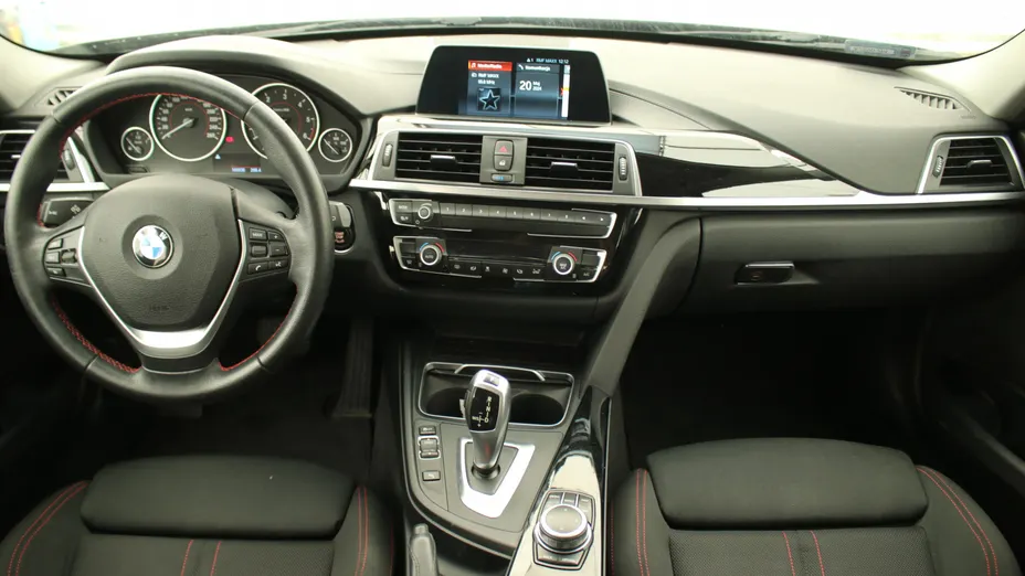 BMW Seria 3 318d Sport Line aut
