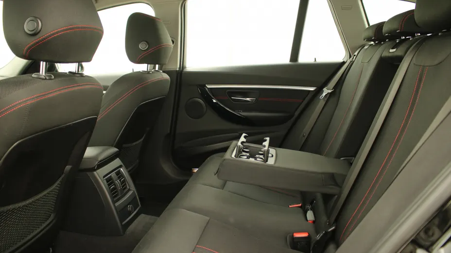 BMW Seria 3 318d Sport Line aut