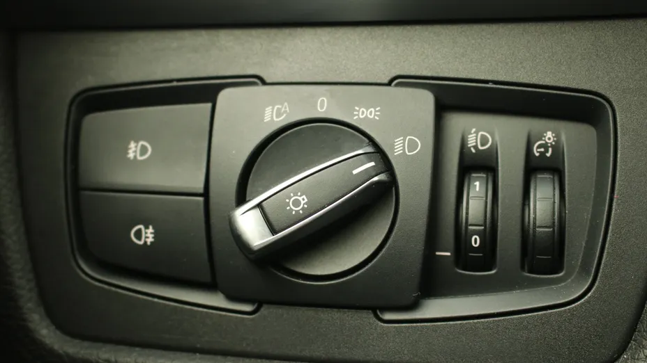 BMW Seria 3 318d Sport Line aut