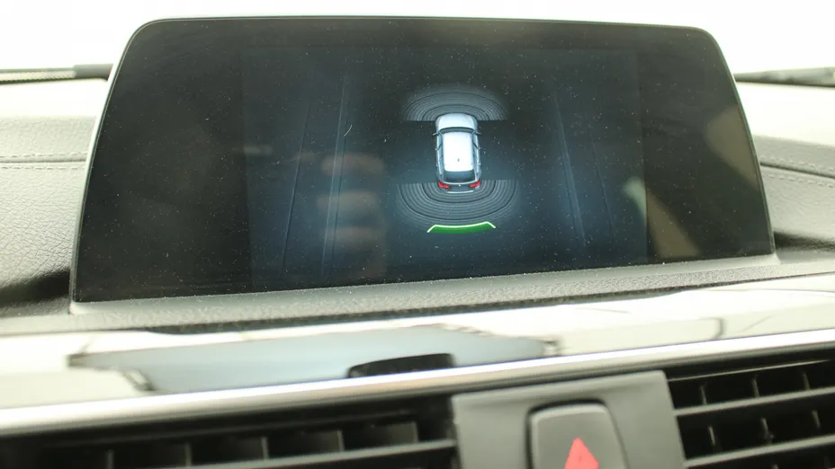 BMW Seria 3 318d Sport Line aut