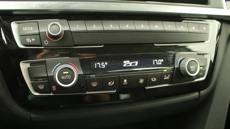 BMW Seria 3 318d Sport Line aut