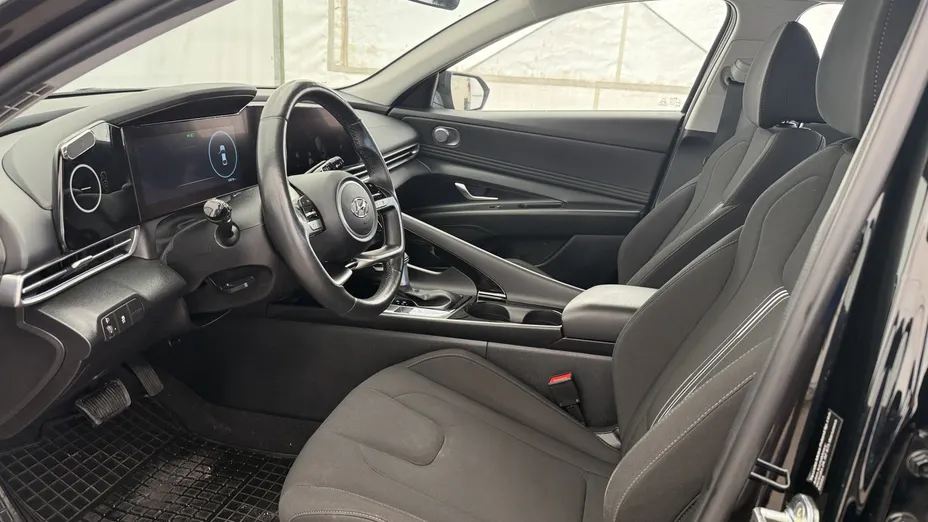 HYUNDAI Elantra Elantra 1.6 Executive CVT