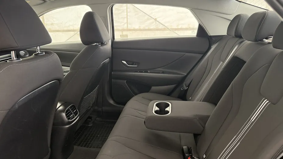 HYUNDAI Elantra Elantra 1.6 Executive CVT