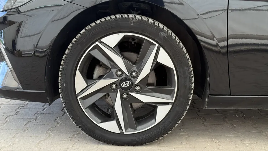 HYUNDAI Elantra Elantra 1.6 Executive CVT
