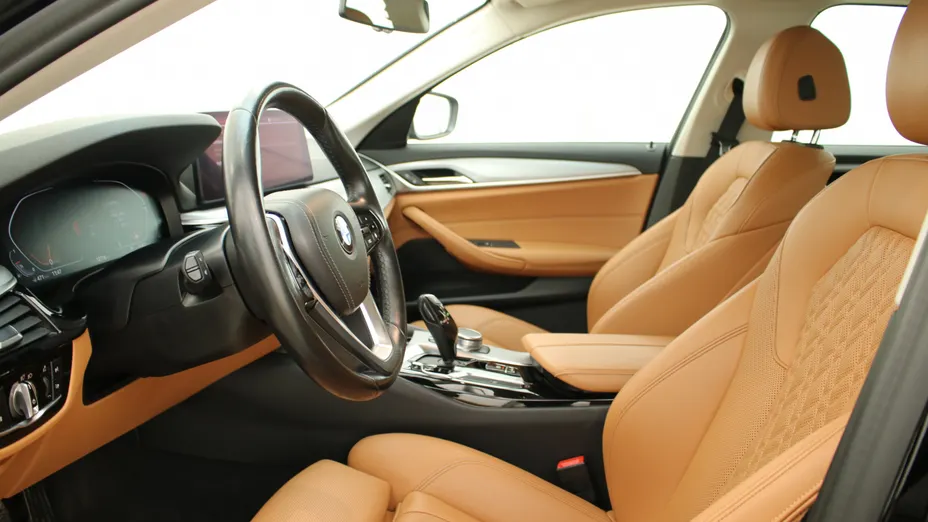 BMW Seria 5 520i mHEV aut