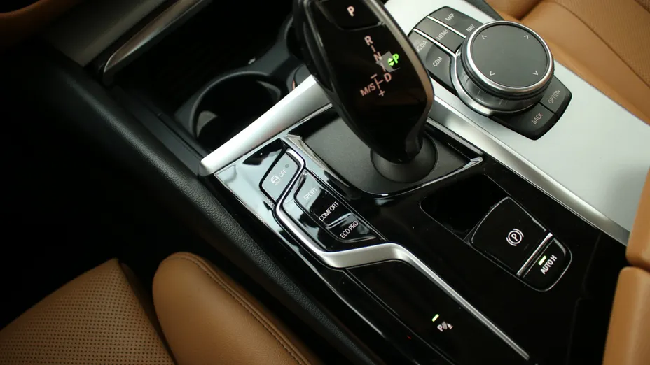 BMW Seria 5 520i mHEV aut