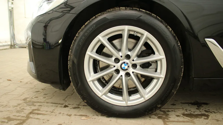 BMW Seria 5 520i mHEV aut