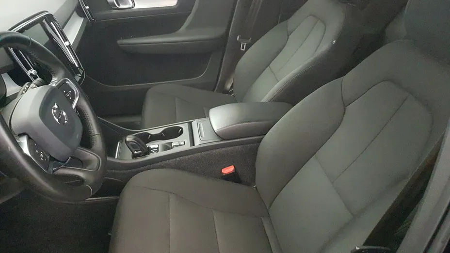 VOLVO XC40 XC40 T3 Momentum aut