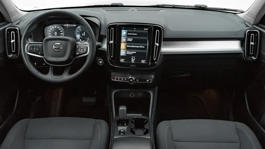 VOLVO XC40 XC40 T3 Momentum Pro aut