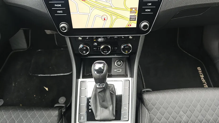 SKODA Superb Superb 1.5 TSI Ambition DSG