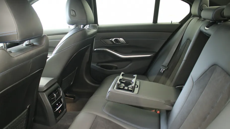 BMW Seria 3 318i M Sport aut