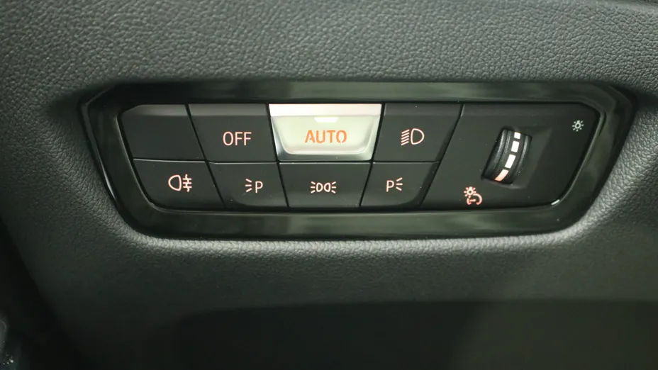 BMW Seria 3 318i M Sport aut