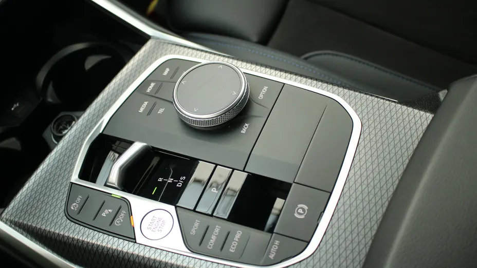 BMW Seria 3 318i M Sport aut