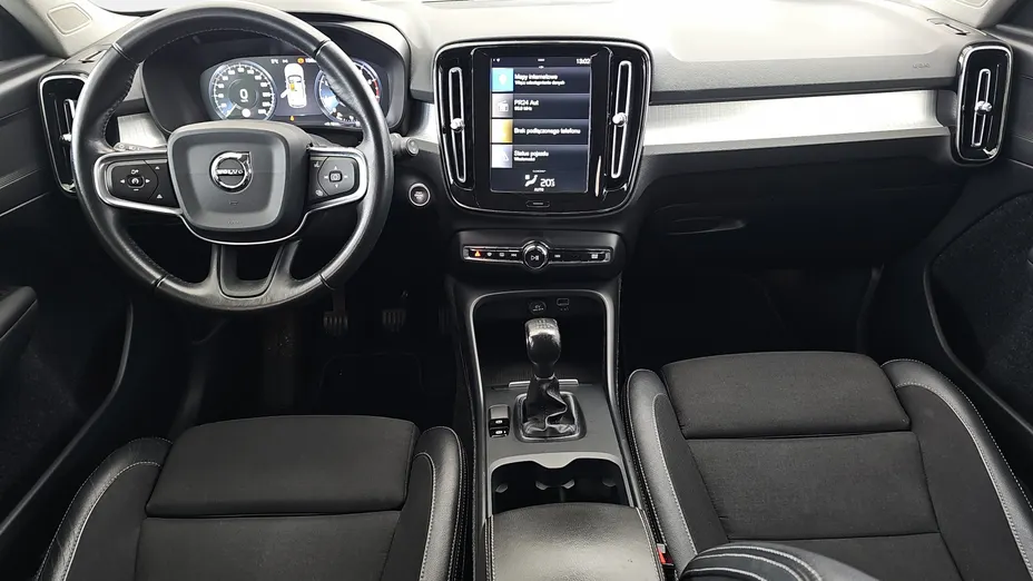 VOLVO XC40 XC40 T3 Momentum