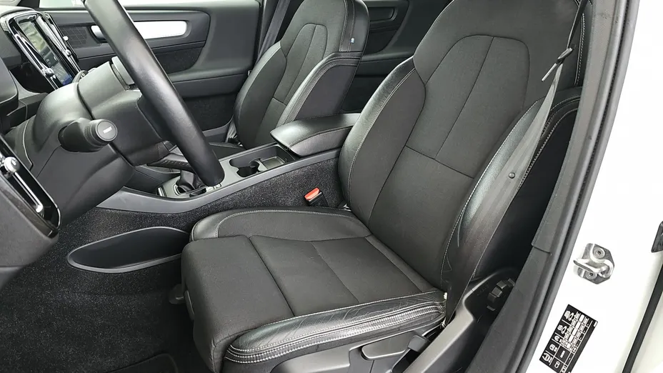 VOLVO XC40 XC40 T3 Momentum