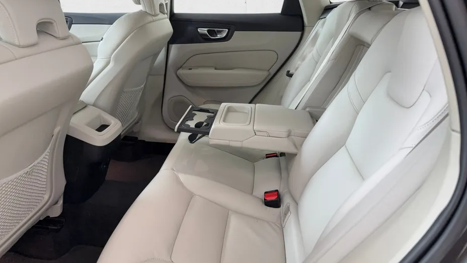 VOLVO XC60 XC60 B5 D AWD Momentum Pro aut